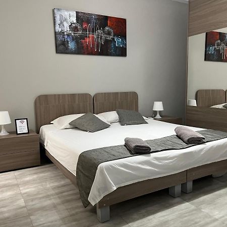 F7 Room 1, Private Double Room With Private Bathroom In Shared Flat Msida Exteriör bild